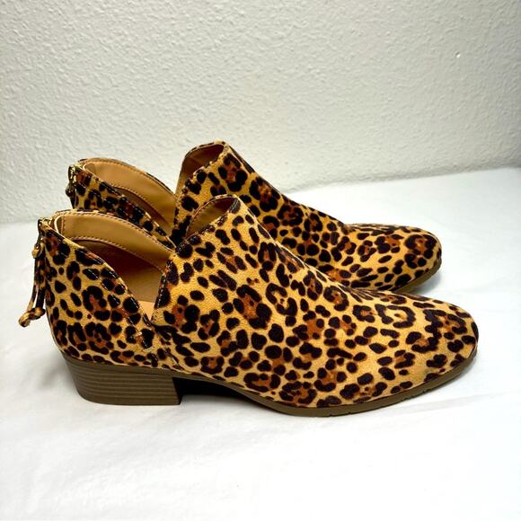 Kenneth Cole side skip suede‎ leopard print ankle boots size 9 NWOT booties work - Picture 1 of 7